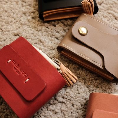 皮具设计在服装与饰品批发市场中的定位与机遇